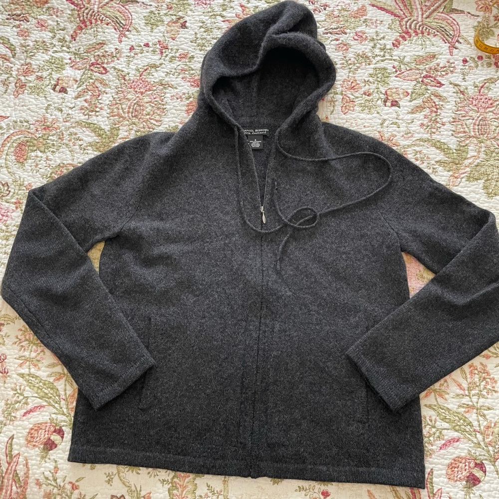 Gray Hooded Cashmere Zip-Up Sweater with Front Pockets